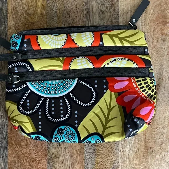 Vera Bradley Flower Shower makeup bag - Picture 1 of 4